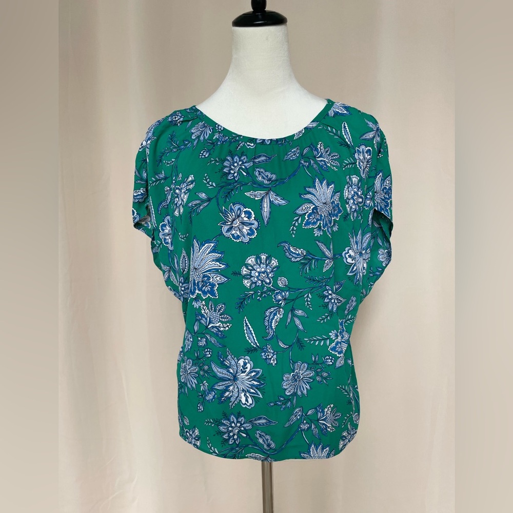 LOFT short sleeved blouse
